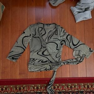 Vintage Fang abstract top! So flattering